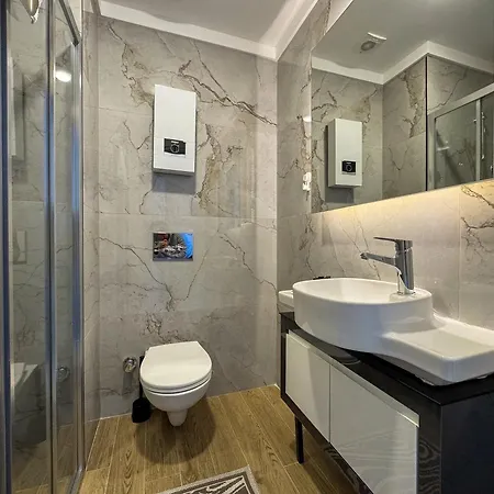 Qoople Elite 3 Apartmán *